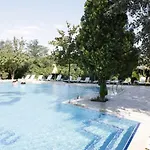 Garden Hotel *