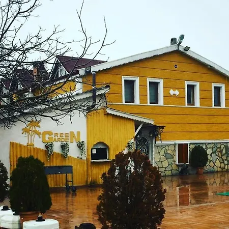 Garden Hotel *